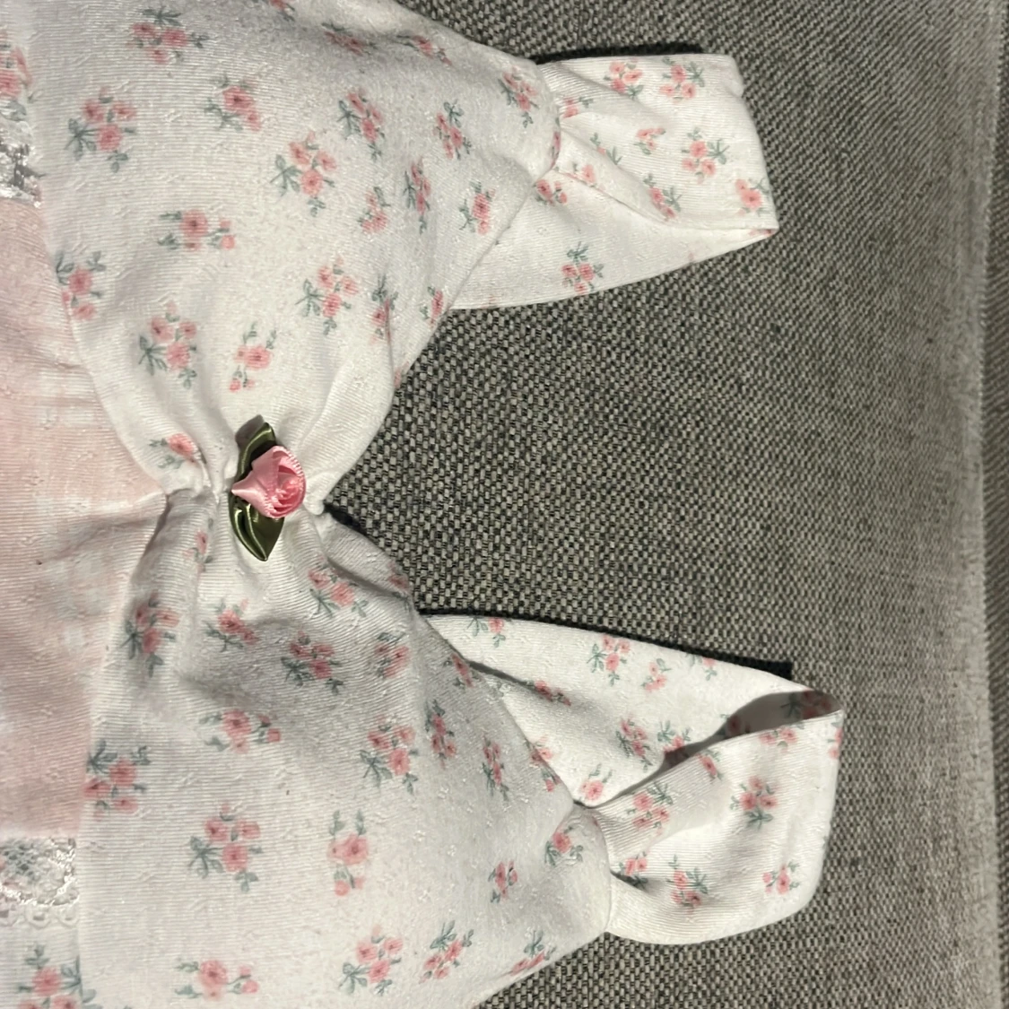  blommig linnetopp med spets, köpt i Thailand  - 1