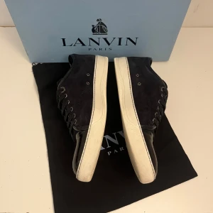 Lanvin skor - Lanvin Cap Toe sneaker | Väldigt snygga | Väldigt bra skick  | Allt ingår!! | Pris går att diskutera vid snabb affär | Fraktas samma dag 🚚📦| Kontakta privat vid fler frågor eller funderingar ✔️