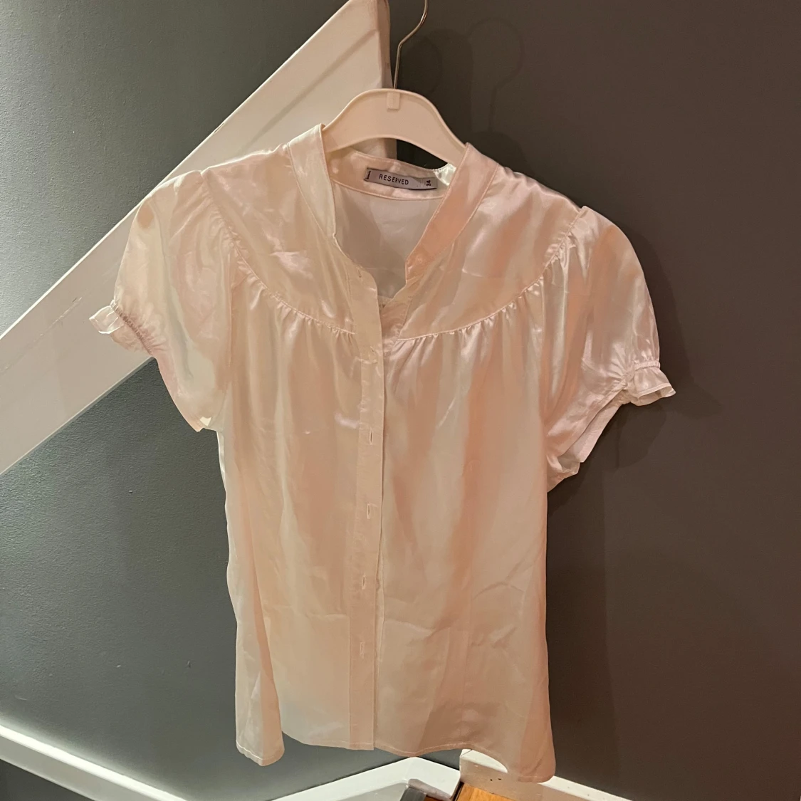 Vit kortärmad blus från Reserved