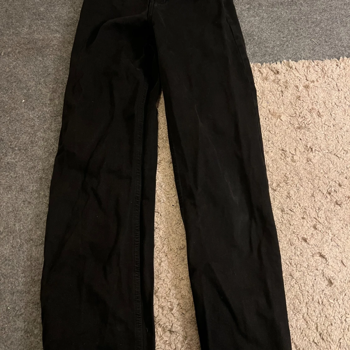 Svarta jeans från Gina tricot straight fit - 1