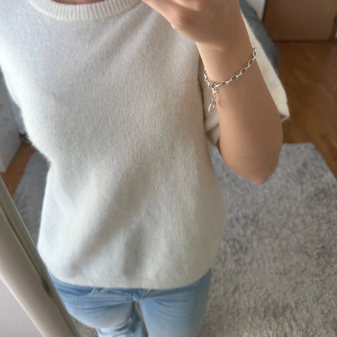 Vit stickad kortärmad tröja - 1