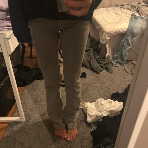 Bootcut jeans  - Köpta på Gina storlek 164 sitter som 32/34 jag är 164 cm 