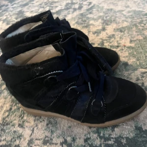 Svarta sneakers Isabel Marant  - Svarta sneakers från Isabel Marant 