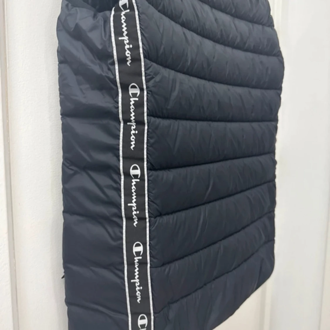 Svart dunväst från Champion - 2