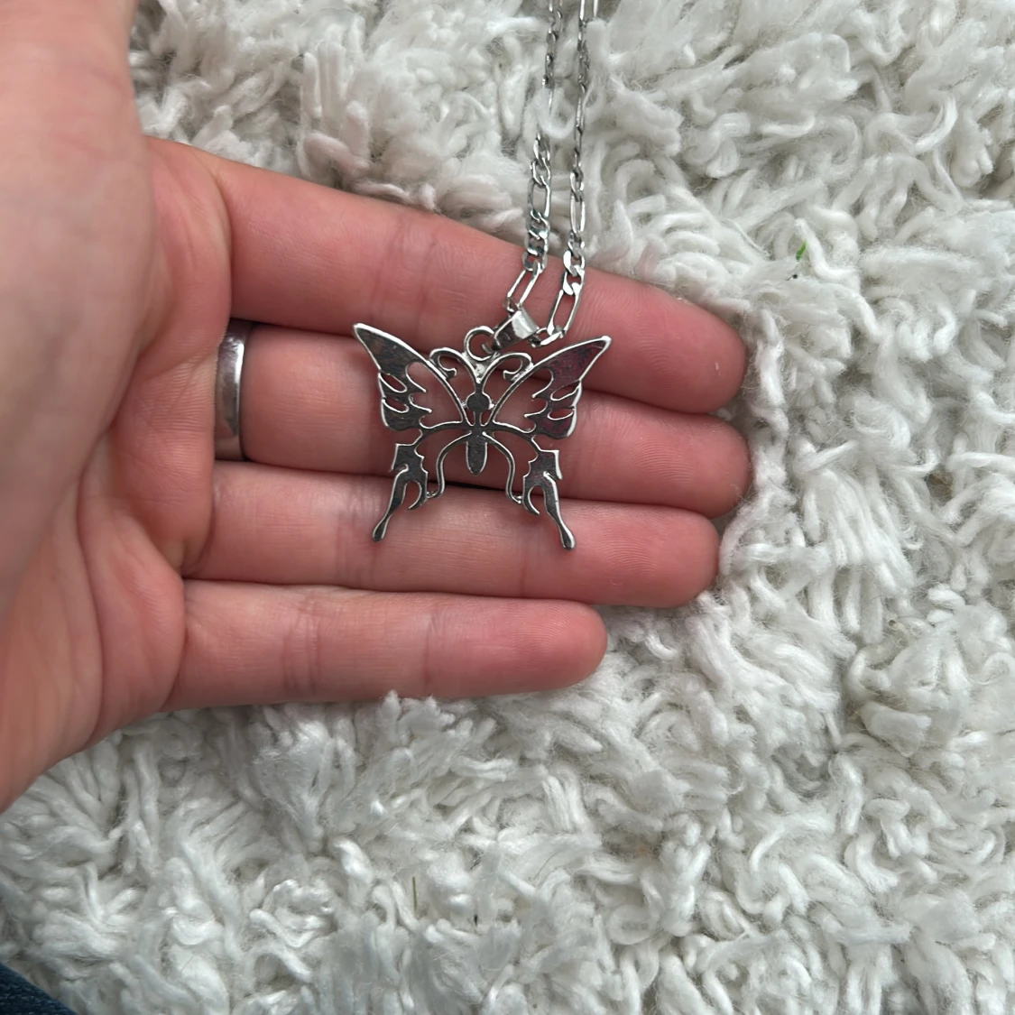 Fjärils set från Monki  - 2