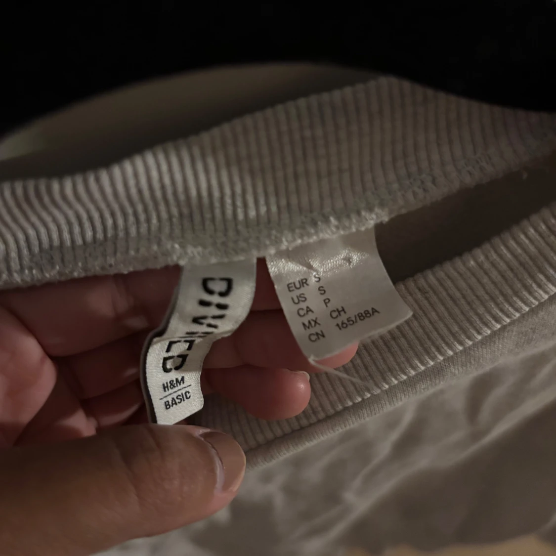 Ljusgrå sweatshirt från H&M Divided - 1