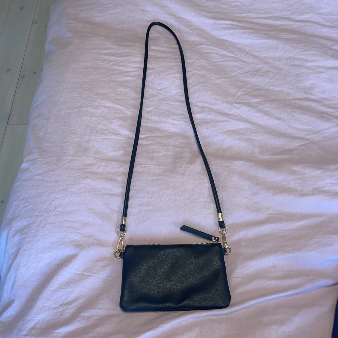 Svart axelväska - 1