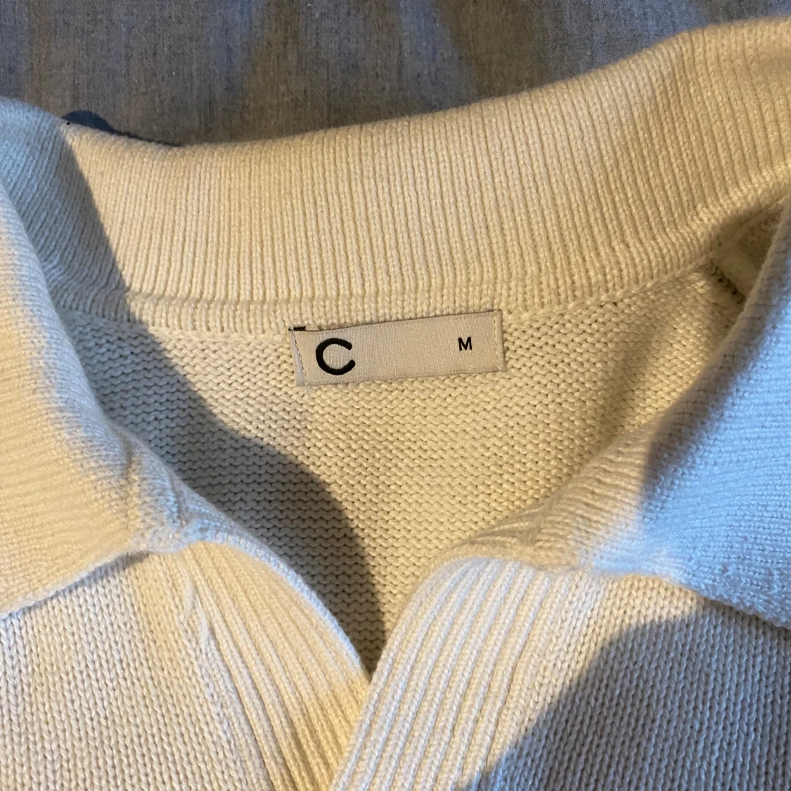 Vit stickad pikétröja från C - 1