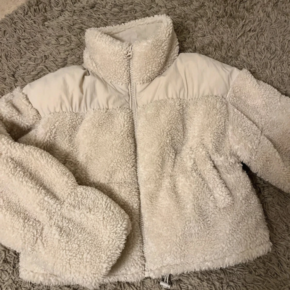 Beige teddyjacka med dragkedja - 1