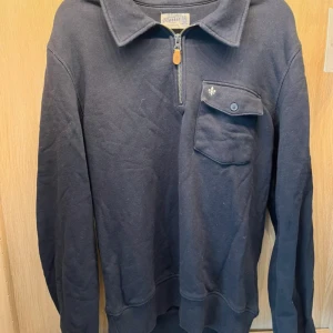 Morris - Mycket bra skick! Lite skrynklig på bilden men den är fin endå. Priset går att diskutera vid intresse.