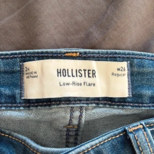 Hollister jeans - Lågmidjade jeans från Hollister som är flare/bootcut 🩷 Skriv om ni vill ha fler bilder eller har några fler frågor 🩷