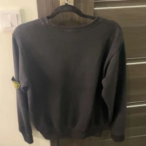 Stone island sweatshirt  - stone island tröja i storlek S, som tyvärr inte kommer till användning längre