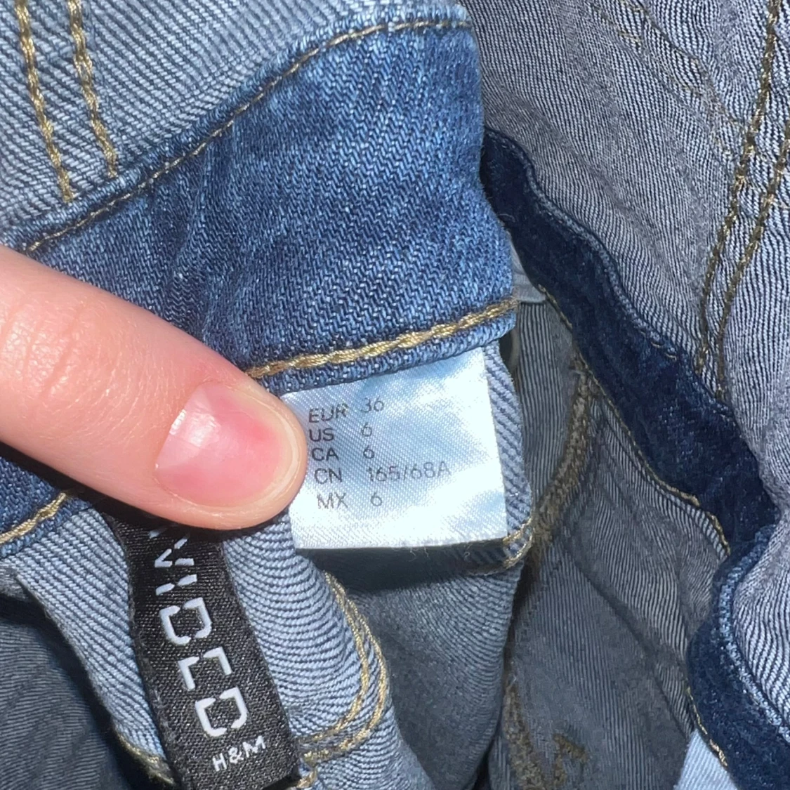 Blå denim hängselbyxor från H&M - 3