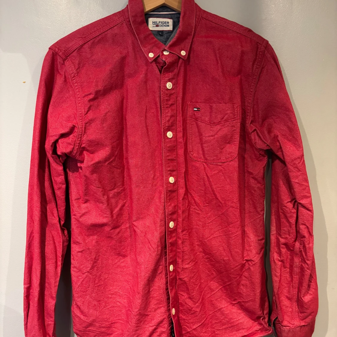 Röd skjorta från Hilfiger Denim