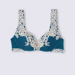Intimissimi bh pretty flowers - Gioia Pretty Flowers push-up Turkos bh från intimissimi. Färgen upplevs lite mörkare i verkligheten, säljs inte längre. Storlek 75b. Säljer då jag inte använder den. Skriv för egna bilder 🥰