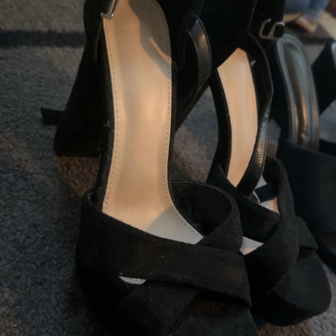 Svarta klackskor - 1