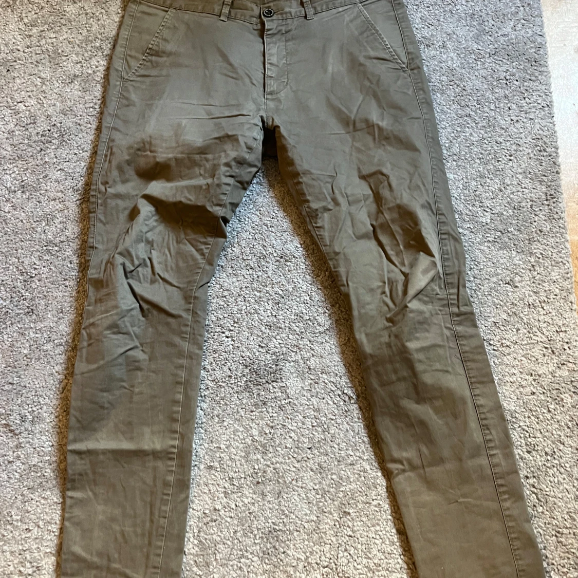 Beiga chinos från Dr Denim