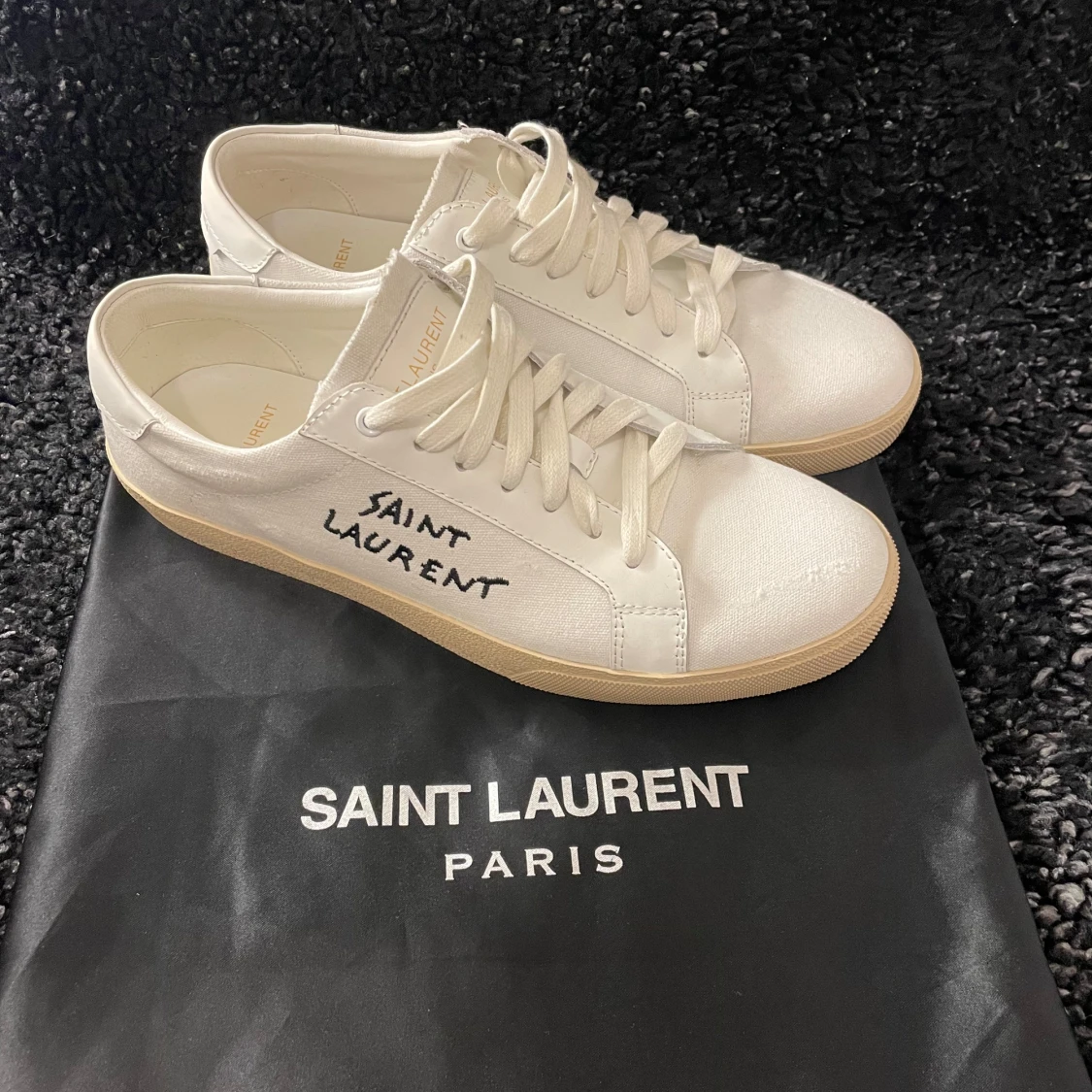  Saint Laurent 06