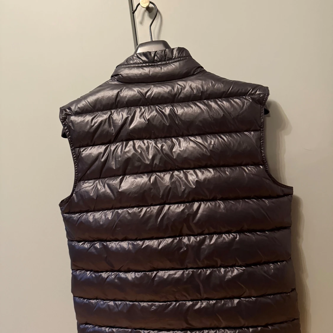 Svart dunväst från Moncler - 1