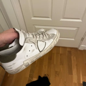 Phillipe model - Riktigt feta typ helt nya phillipe model, endast använda ett fåtal gånger. Sitter true to size. Finns inte så mycket mer o säga, hör av er vid frågor!