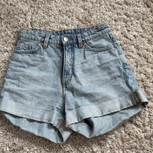 Jeansshorts - Midwaist jeansshorts