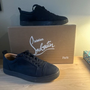 Louboutin mörkblå - Mörk blå Andvända Storlek 38