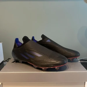 Adidas speedflow+ Fg Escapelight  - Skick 9/10                                                                            Använda 2 gånger                                                          Ny pris 2900