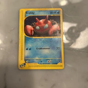 Pokémonkort (Krabby, Kingdra, Gardevoir EX, Pikachu) - Samling av fyra coola Pokémonkort: Krabby, Kingdra från 2002. Gardevoir EX och Pikachu. Perfekt för dig som gillar att samla. De bud.