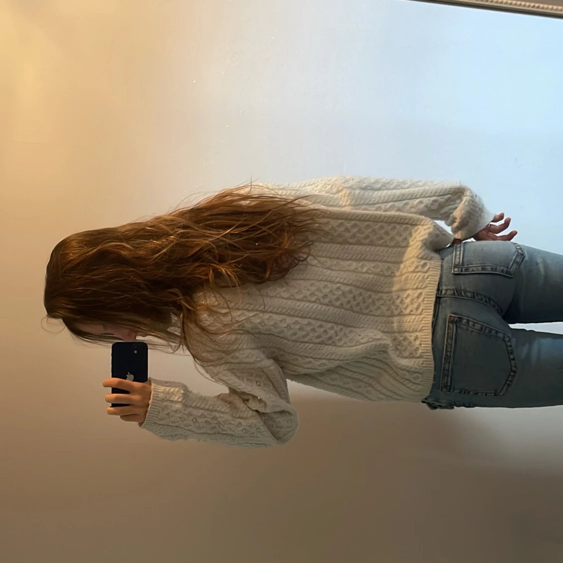 Vit stickad tröja med pärlor - 1