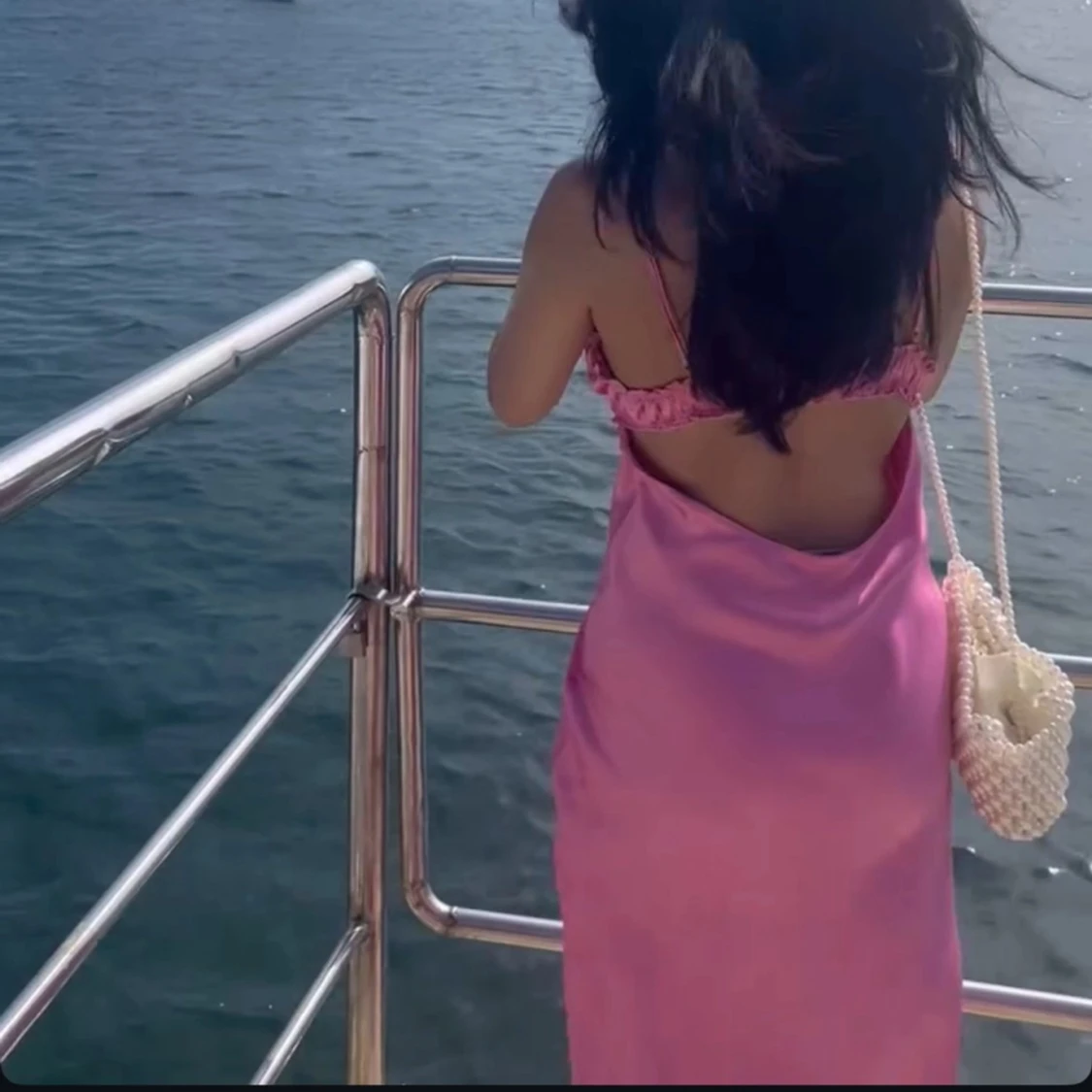 Rosa långklänning med öppen rygg - 91