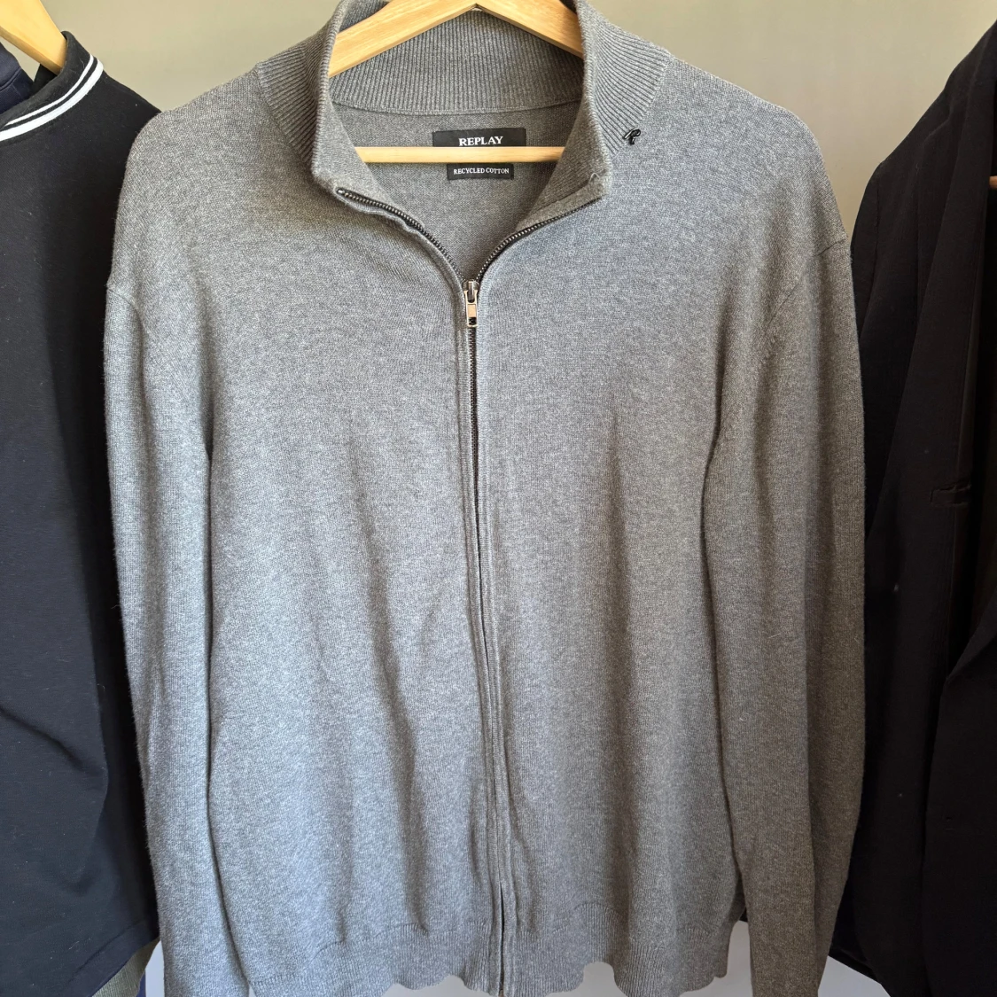 Grå ziptröja från Replay