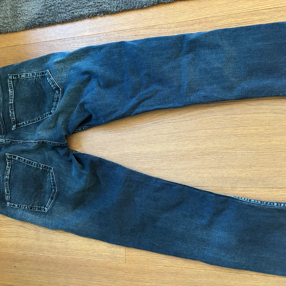 Mörkblå Replay Grover jeans - 2