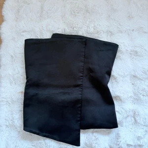 Zara bandeau topp - Så fin slutsåld topp från Zara, använd sparsamt 