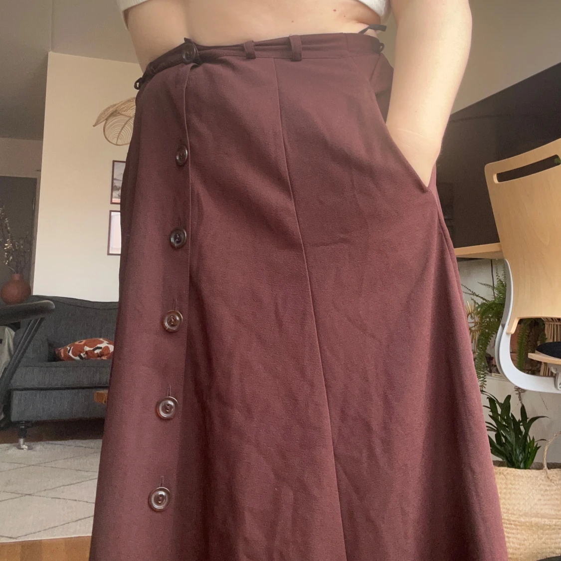 Brun kjol med knappar - 1