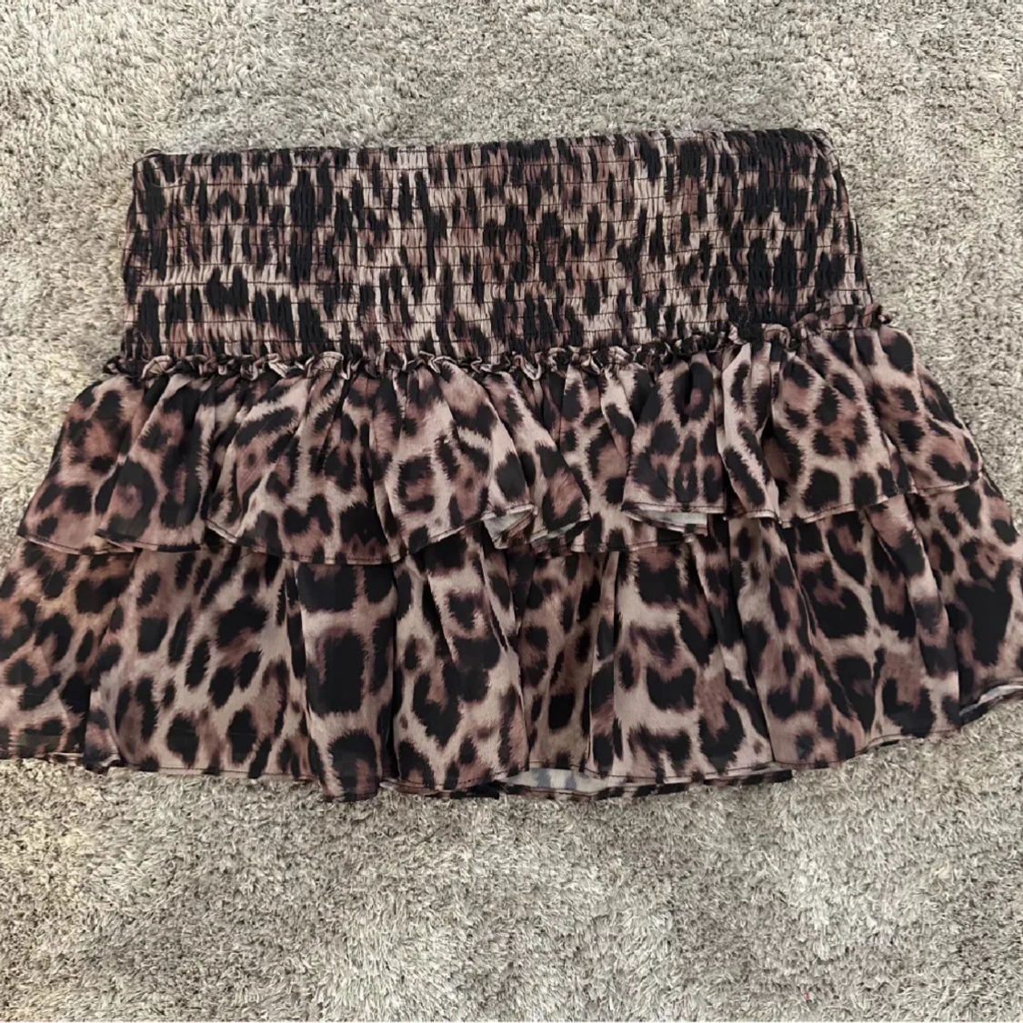 Leopardmönstrad volangkjol