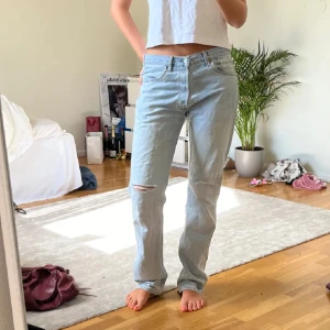Ljusblå raka jeans - Ljusblå Levis jeans🩷