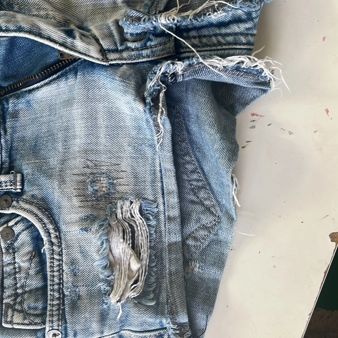 Shorts med slitningar - 2