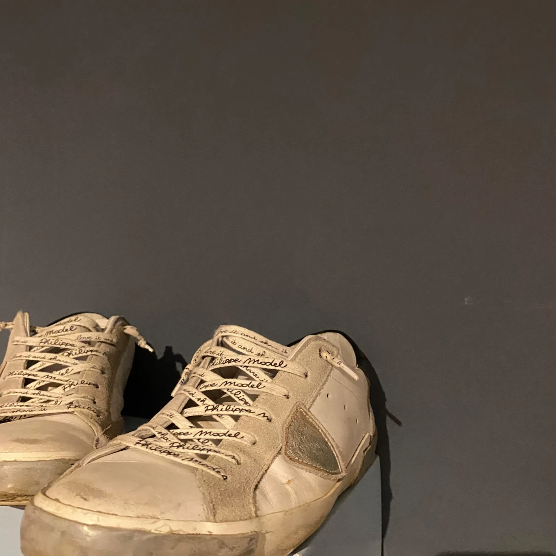 Beige sneakers från Philippe Model - 3