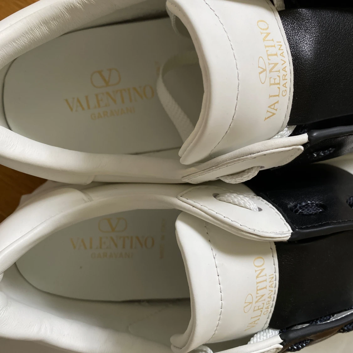 Valentino Garavani Opens vita - 2