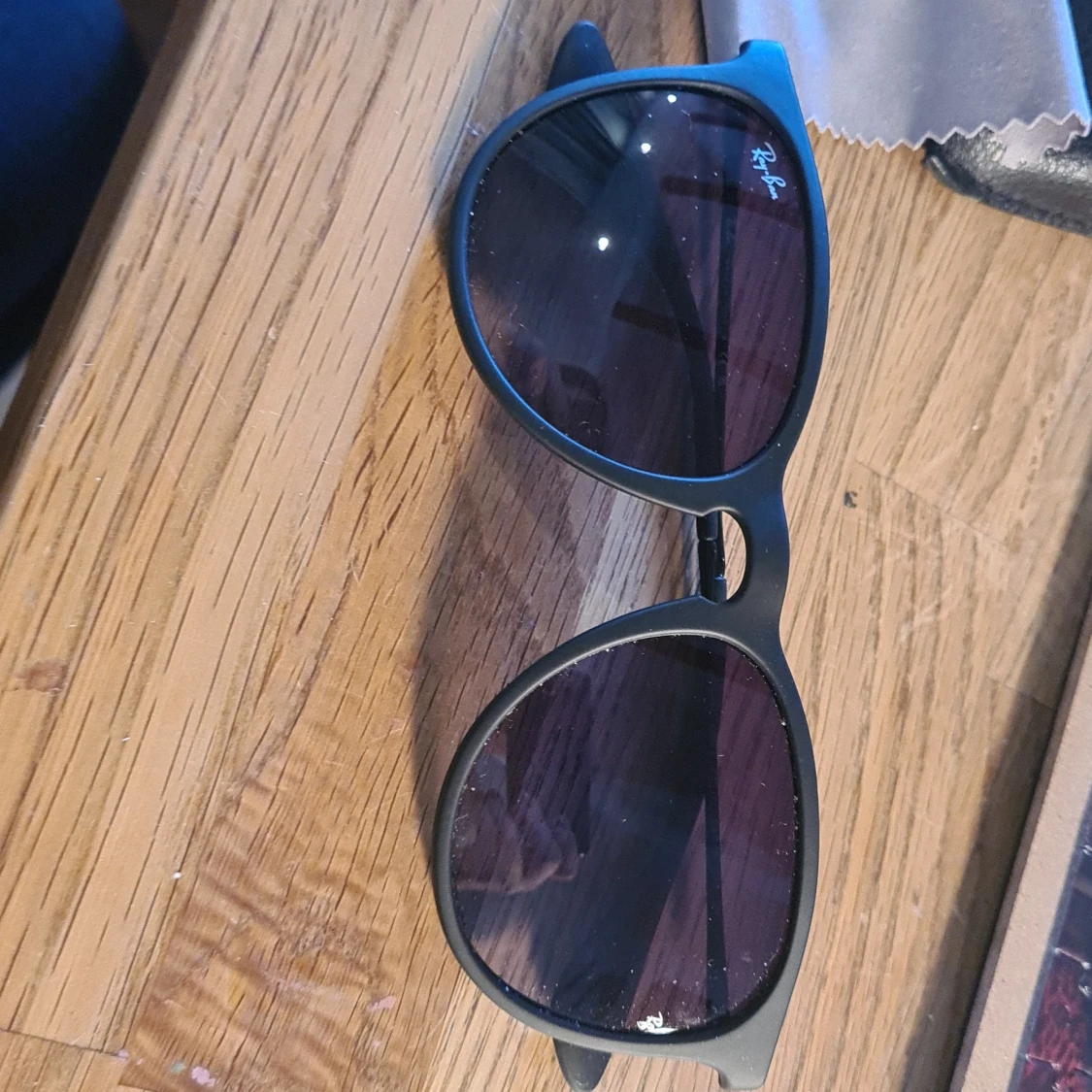 Svarta Ray-Ban solglasögon Wayfarer