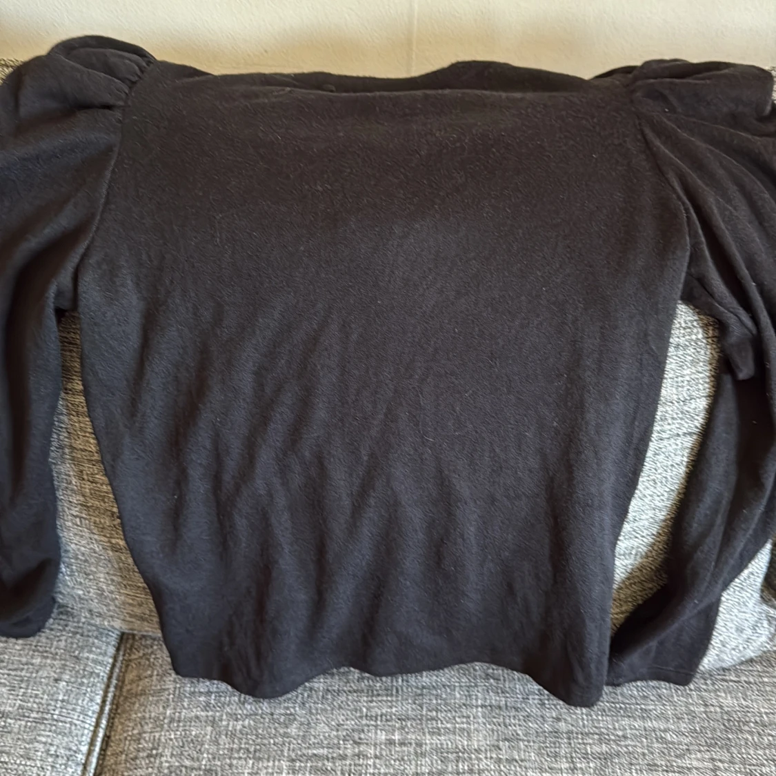 Svart långärmad topp med puffärm JDY - 1