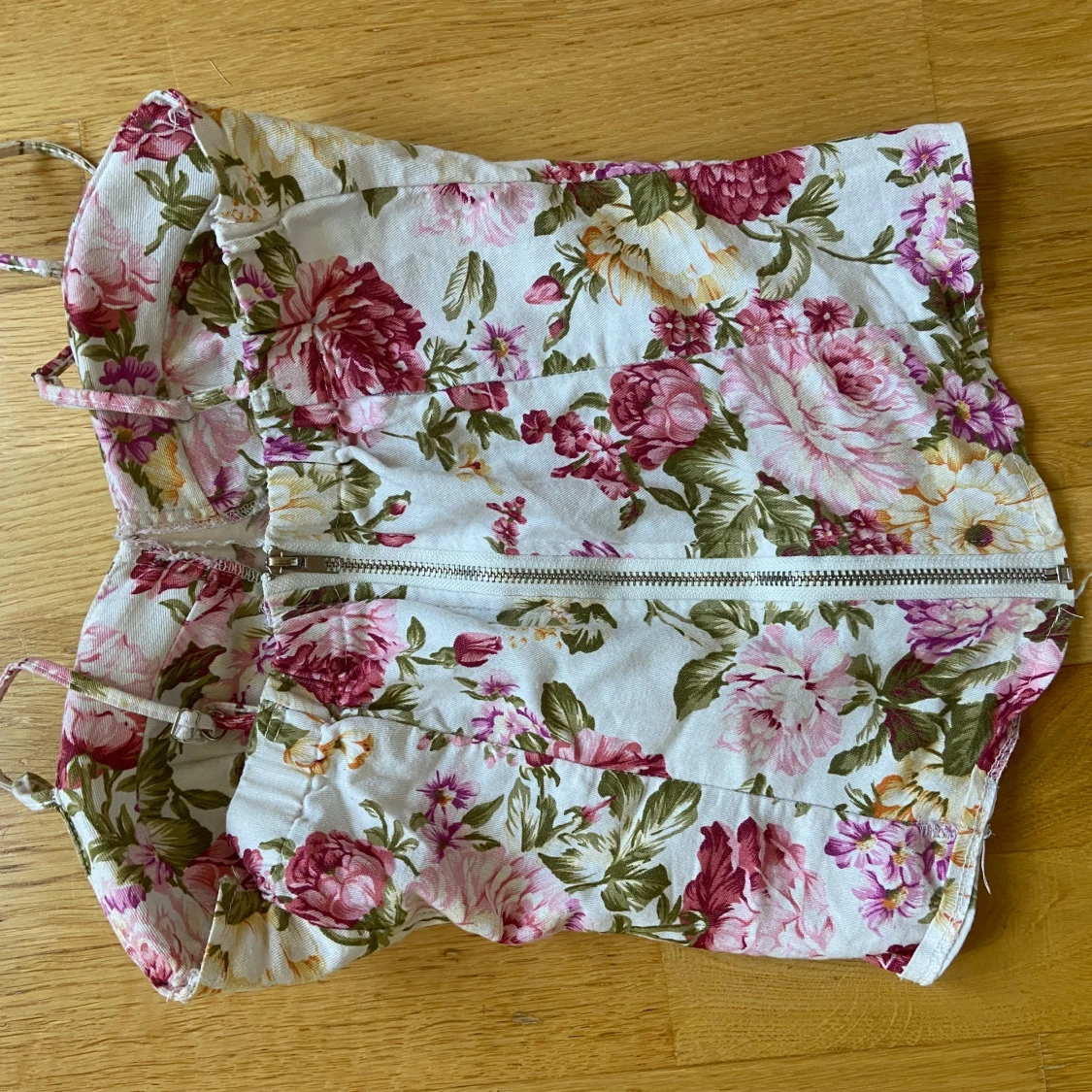 Blommig korsett-topp med dragkedja - 2