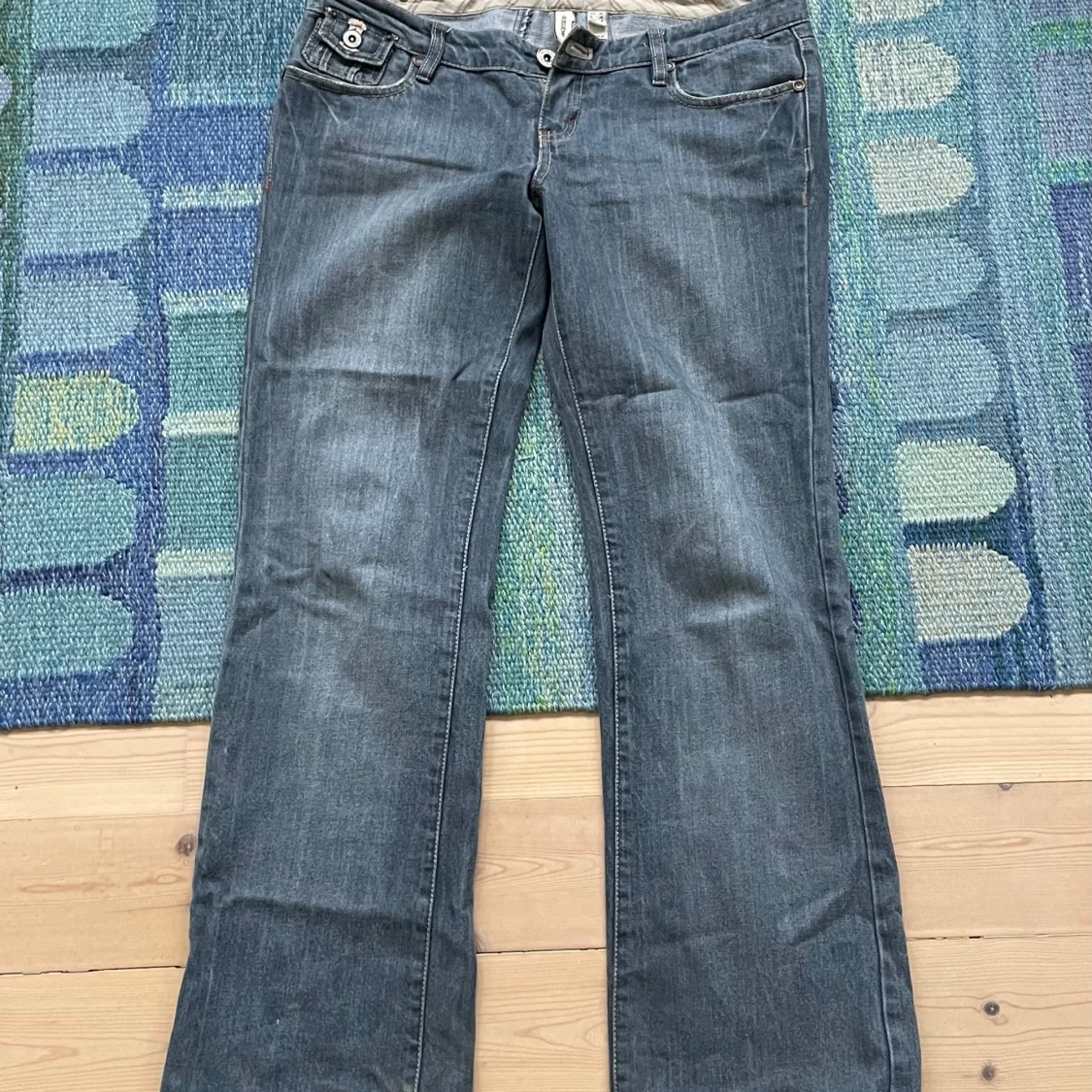 Bootcut lågmidjade jeans 