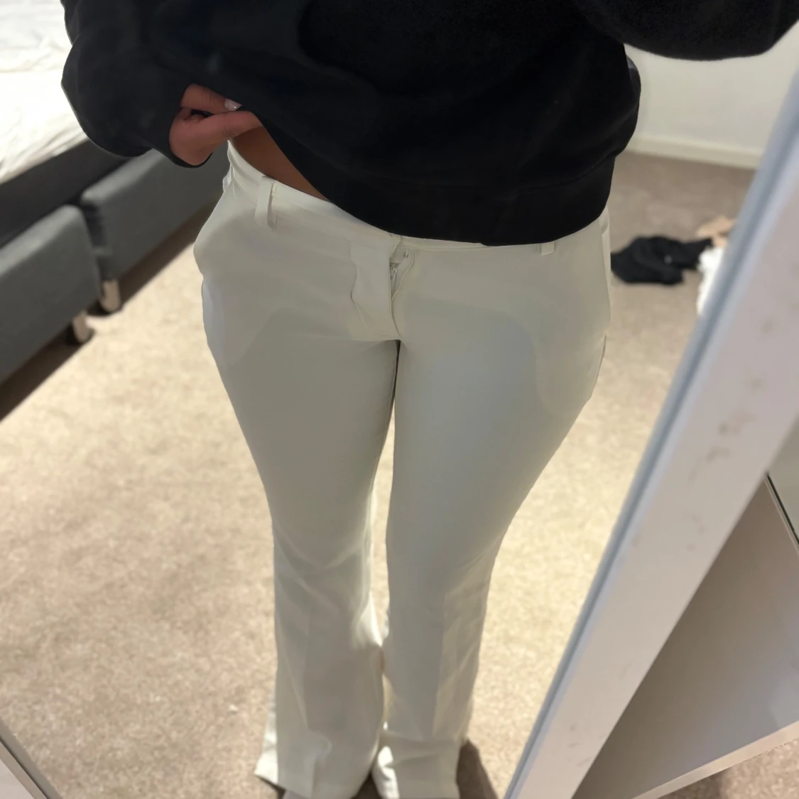 Vita kostymbyxor med bootcut