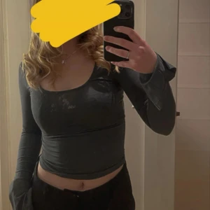 Soft touch Mörkgrön tröja - Från Gina, använd ett par gånger! Super bekväm och inga fel på den💞