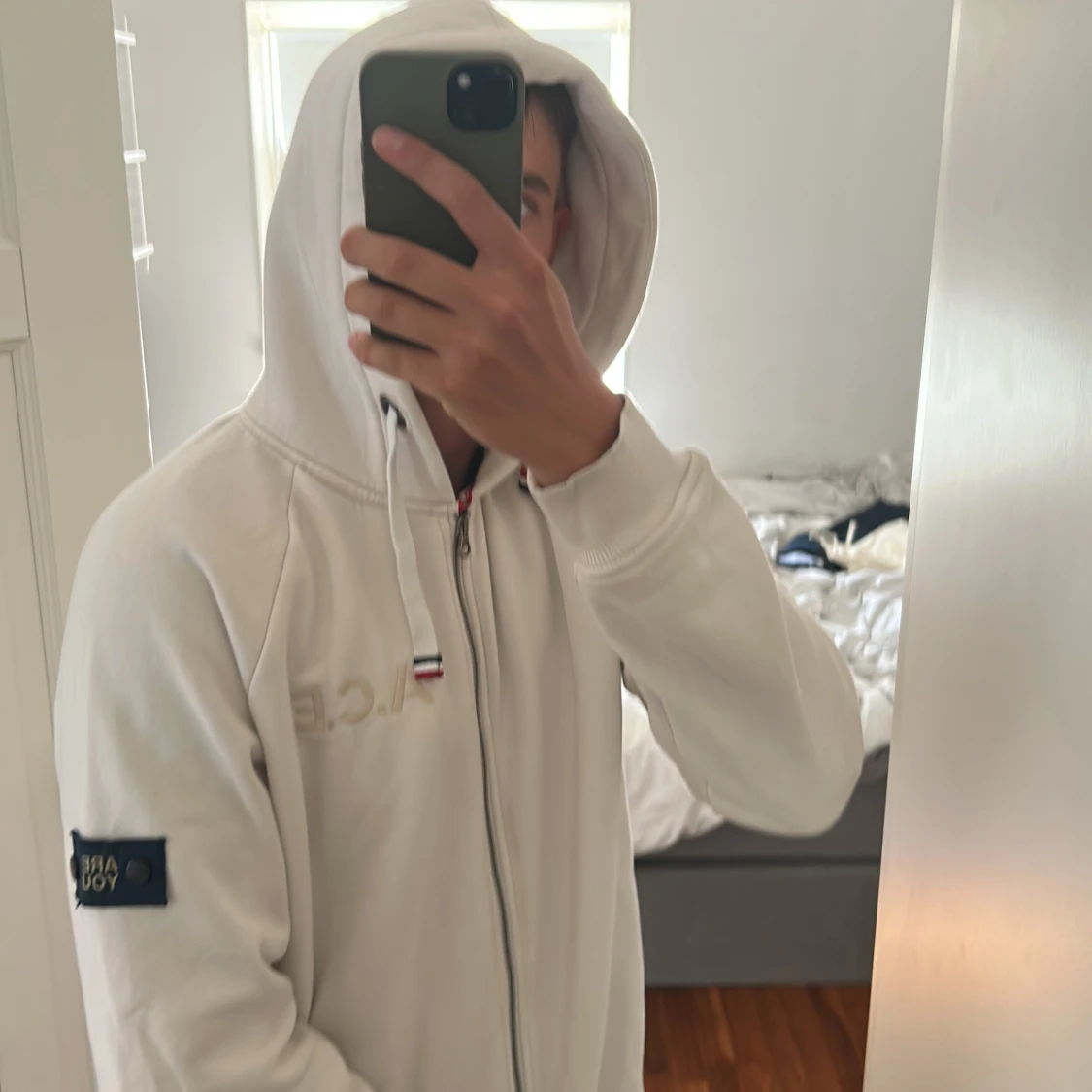 Beige hoodie från WHO'S A.C.E - 2