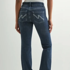 Nelly stitch jeans - Dom är endast testade en gång men tyvärr är prislappen borta..