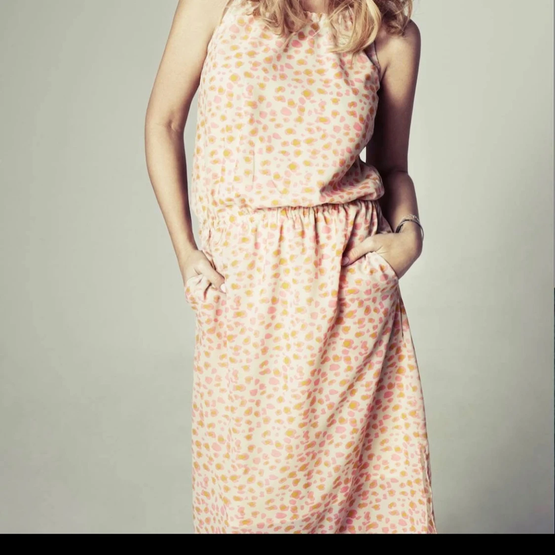 Mönstrad långklänning från Femme Collection - 2