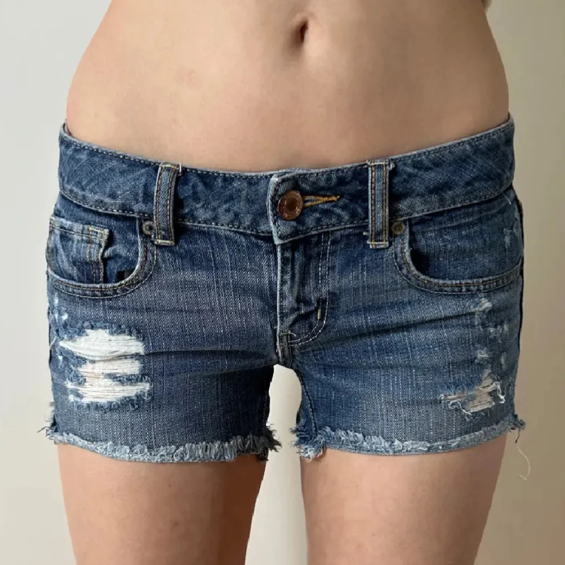 Lågmidjade jeansshorts med hål American eagle vintage 2000s 
