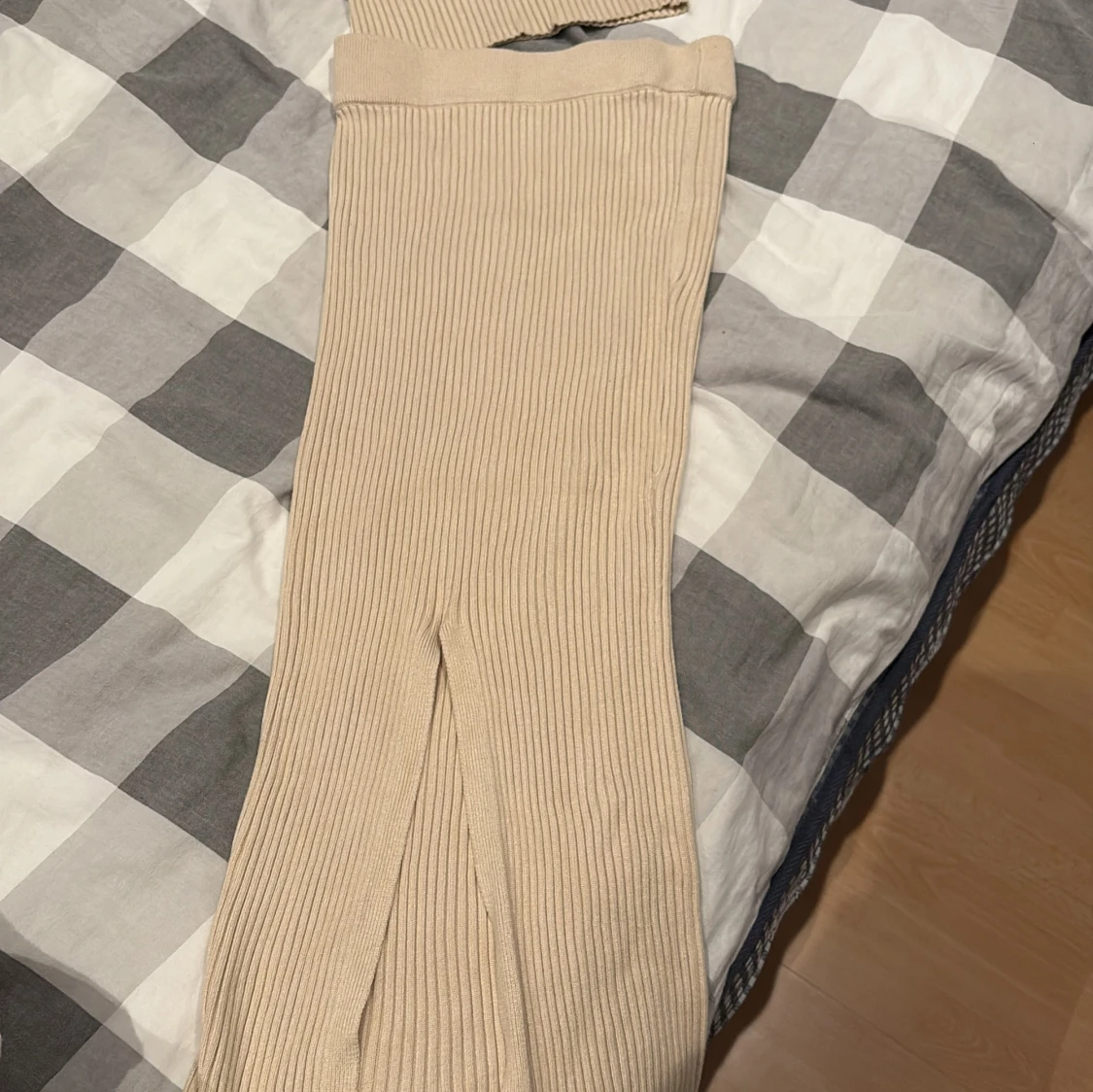 Beige ribbad långklänning Gina Tricot - 1